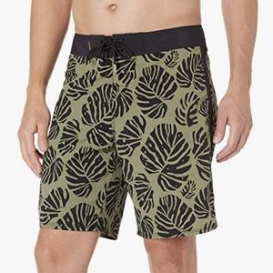 NWT Quiksilver Men's Standard Throwback Print Boardshort Swim Trunk size 30"
